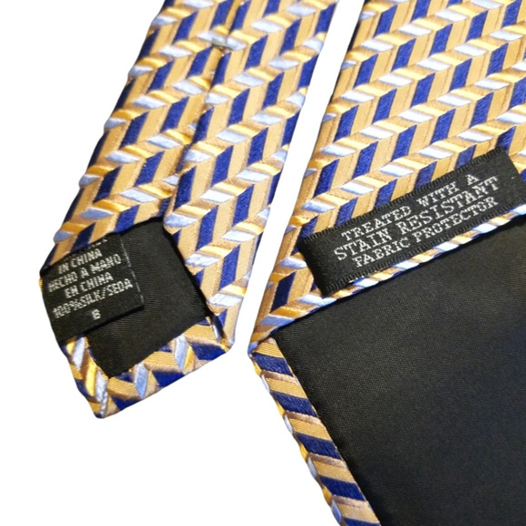 Geoffrey Beene Block Silk Tie - Picture 3 of 4
